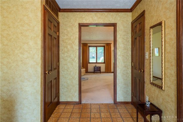 374 Shadywood Drive, Clayton, OH 45415