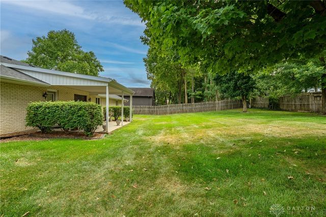 374 Shadywood Drive, Clayton, OH 45415