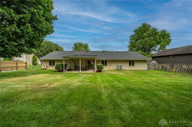 374 Shadywood Drive, Clayton, OH 45415