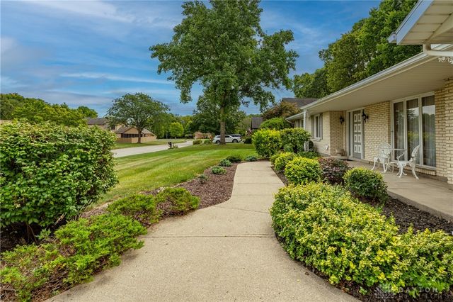 374 Shadywood Drive, Clayton, OH 45415