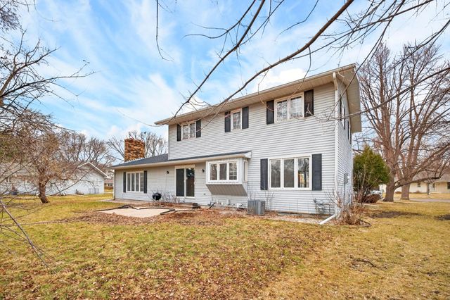 3525 Longfellow Road N, Fargo, ND 58102