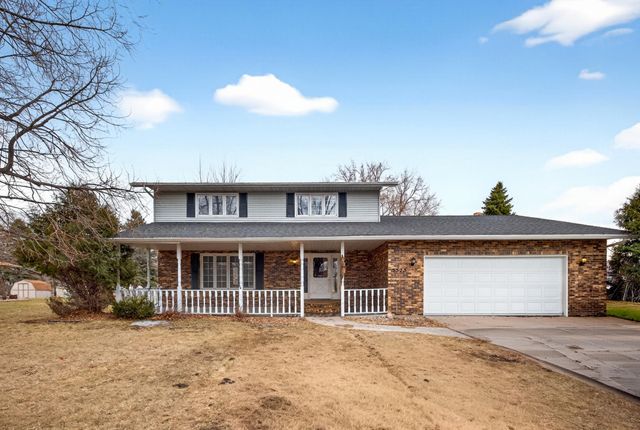 3525 Longfellow Road N, Fargo, ND 58102