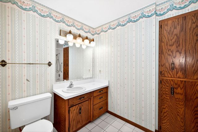 3525 Longfellow Road N, Fargo, ND 58102