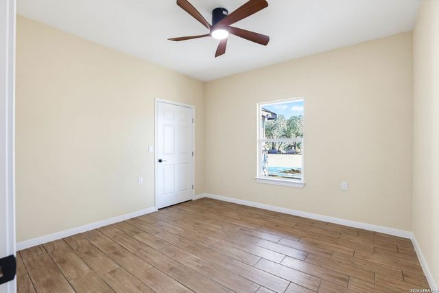 48 Grey Fox, Poteet, TX 78065