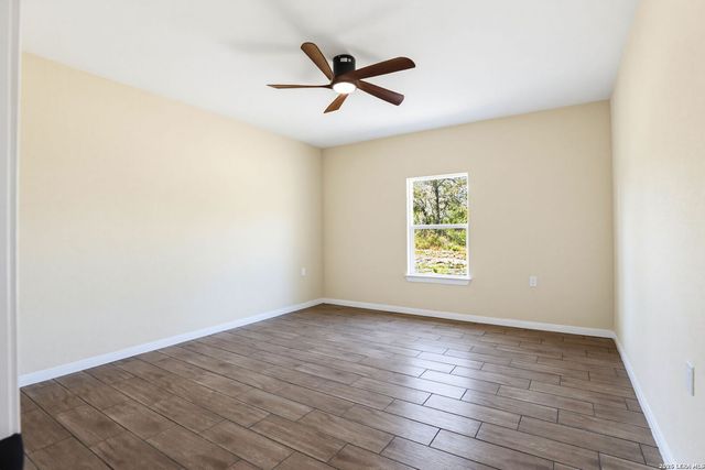 48 Grey Fox, Poteet, TX 78065