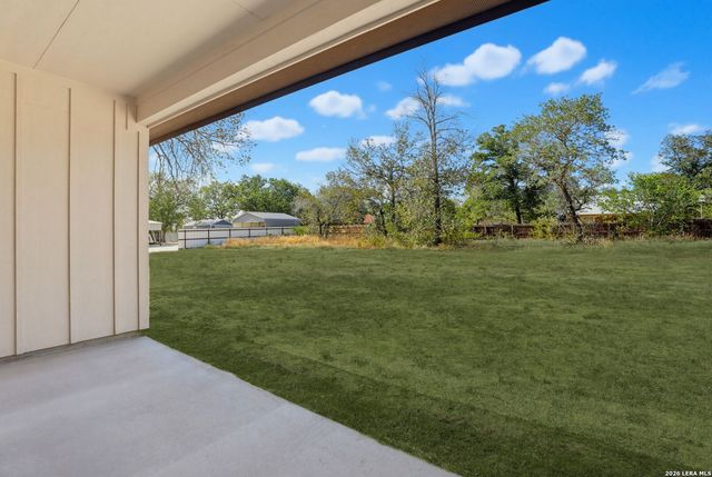 48 Grey Fox, Poteet, TX 78065
