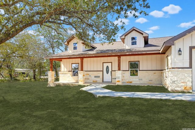 48 Grey Fox, Poteet, TX 78065