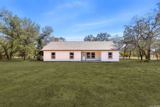 48 Grey Fox, Poteet, TX 78065