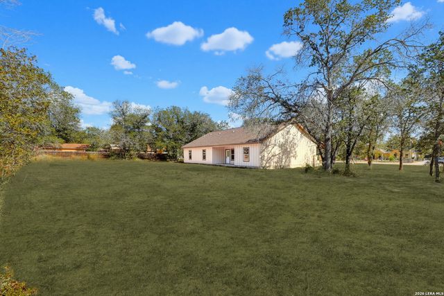 48 Grey Fox, Poteet, TX 78065