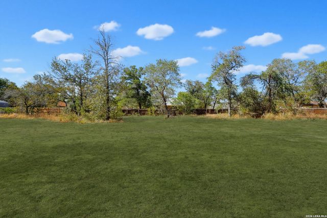 48 Grey Fox, Poteet, TX 78065