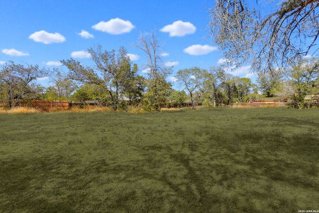 48 Grey Fox, Poteet, TX 78065