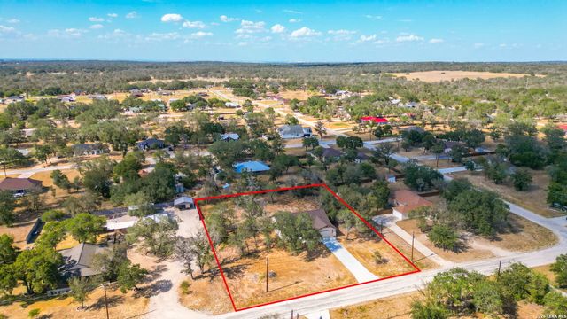 48 Grey Fox, Poteet, TX 78065