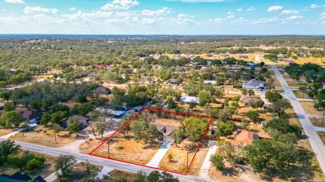48 Grey Fox, Poteet, TX 78065