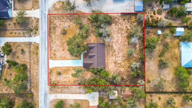 48 Grey Fox, Poteet, TX 78065