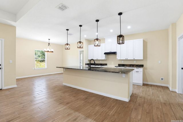 48 Grey Fox, Poteet, TX 78065