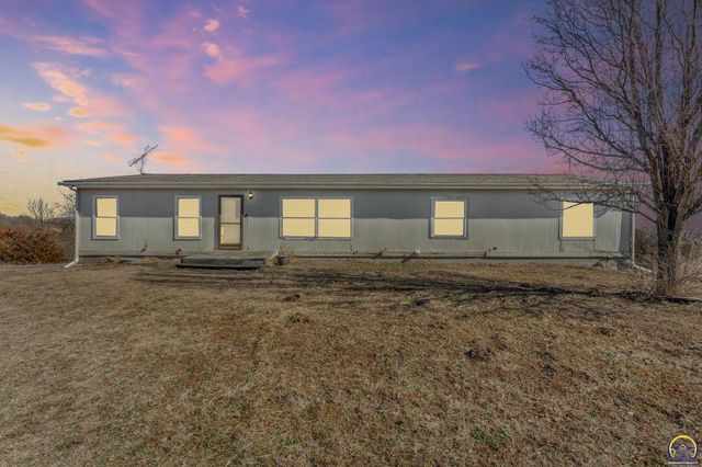 8240 SE Green ST, Berryton, KS 66409