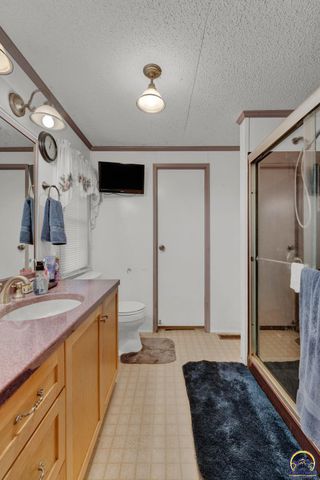 8240 SE Green ST, Berryton, KS 66409