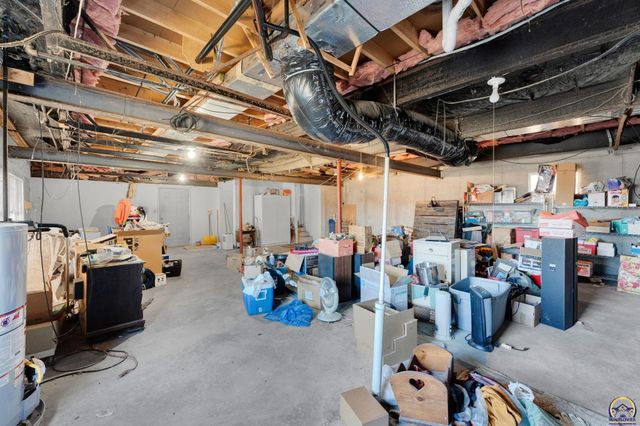 8240 SE Green ST, Berryton, KS 66409