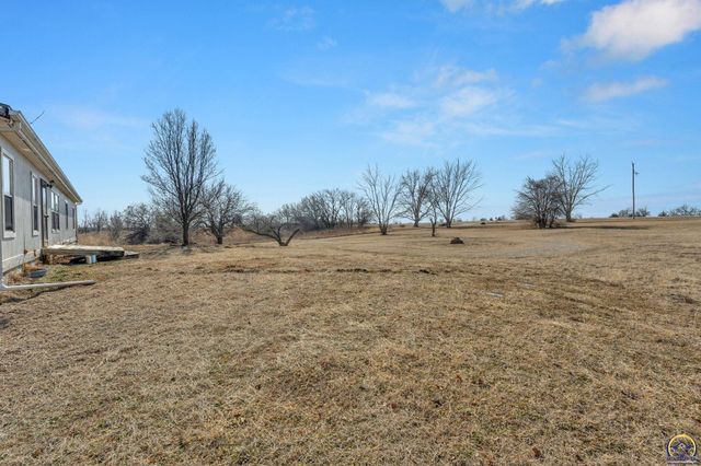 8240 SE Green ST, Berryton, KS 66409