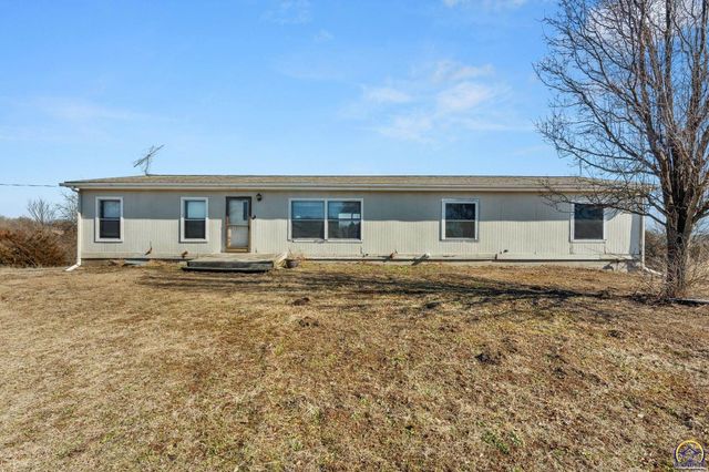 8240 SE Green ST, Berryton, KS 66409