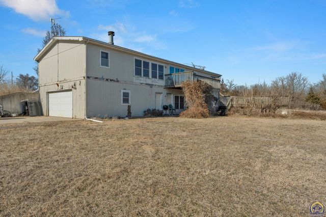 8240 SE Green ST, Berryton, KS 66409