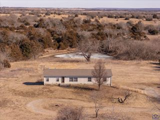 8240 SE Green ST, Berryton, KS 66409