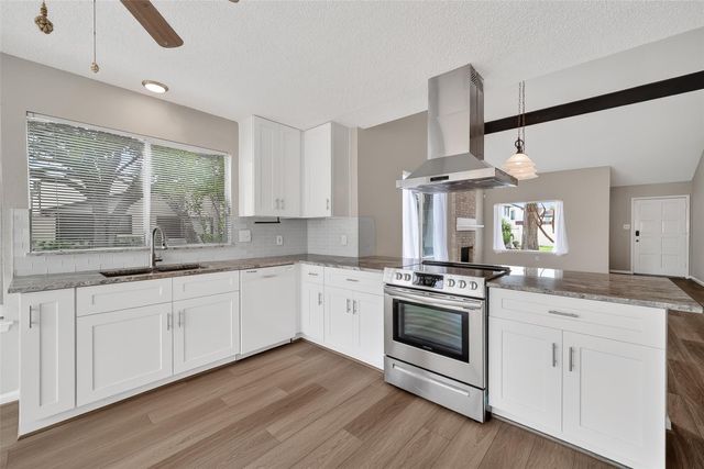 7164 S Dairy Ashford Road, Houston, TX 77072