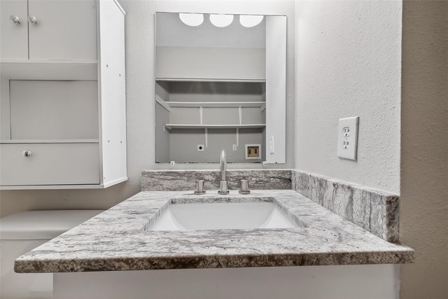 7164 S Dairy Ashford Road, Houston, TX 77072