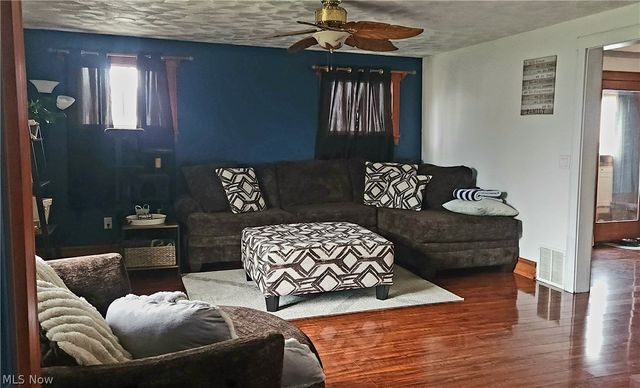 2416 Bakerwood Drive SW, Massillon, OH 44647