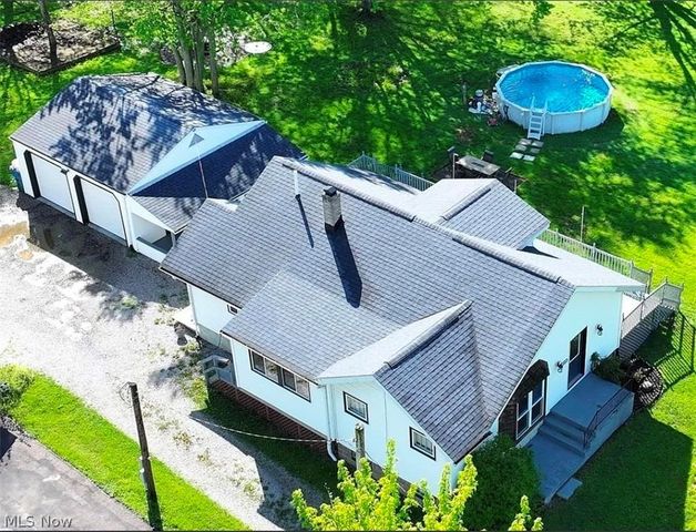 2416 Bakerwood Drive SW, Massillon, OH 44647