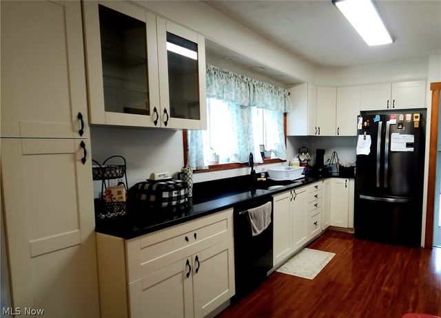 2416 Bakerwood Drive SW, Massillon, OH 44647