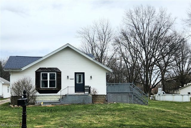 2416 Bakerwood Drive SW, Massillon, OH 44647