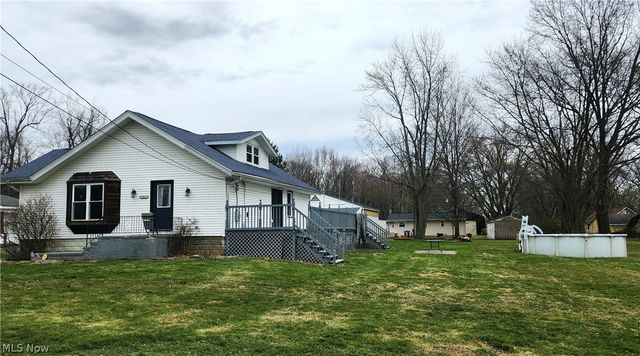 2416 Bakerwood Drive SW, Massillon, OH 44647