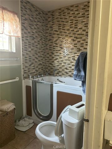 451 E 111th Place, Los Angeles, CA 90061