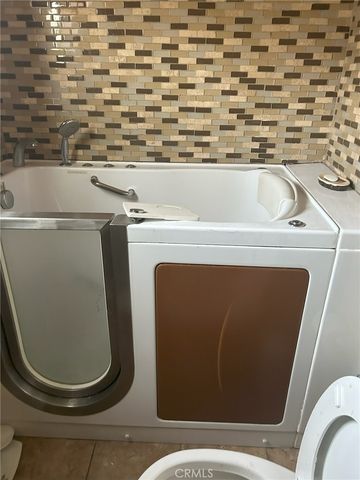 451 E 111th Place, Los Angeles, CA 90061