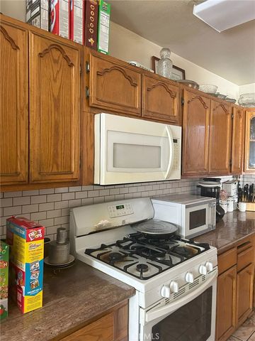 451 E 111th Place, Los Angeles, CA 90061