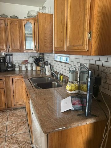 451 E 111th Place, Los Angeles, CA 90061