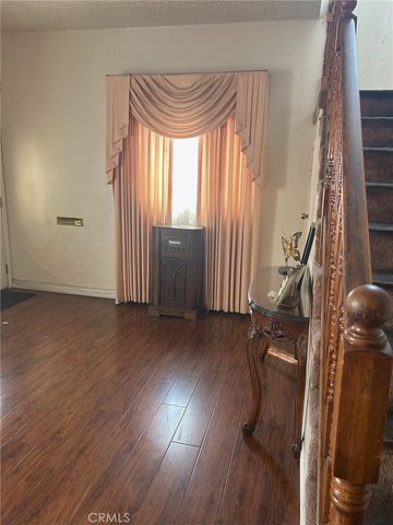 451 E 111th Place, Los Angeles, CA 90061