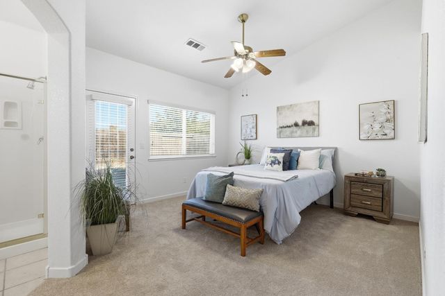 1131 Meadowbrook Ct, Manteca, CA 95336