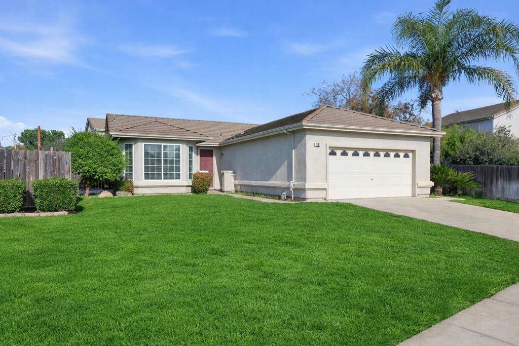 1131 Meadowbrook Ct, Manteca, CA 95336