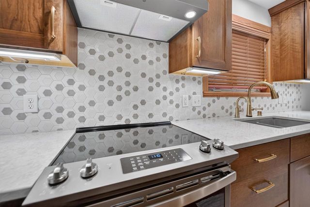 1657 Okeeffe Avenue, Sun Prairie, WI 53590