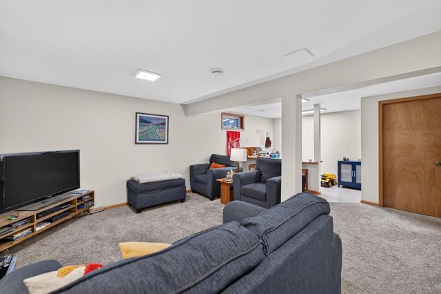 1657 Okeeffe Avenue, Sun Prairie, WI 53590