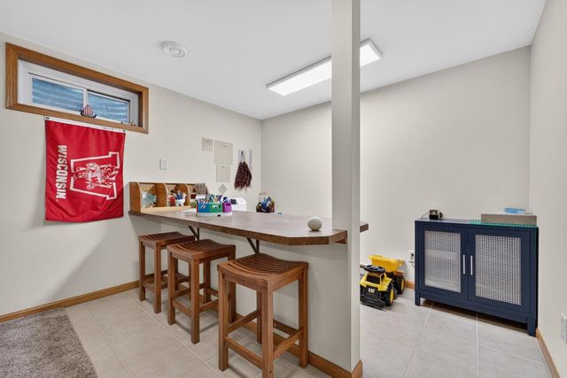 1657 Okeeffe Avenue, Sun Prairie, WI 53590
