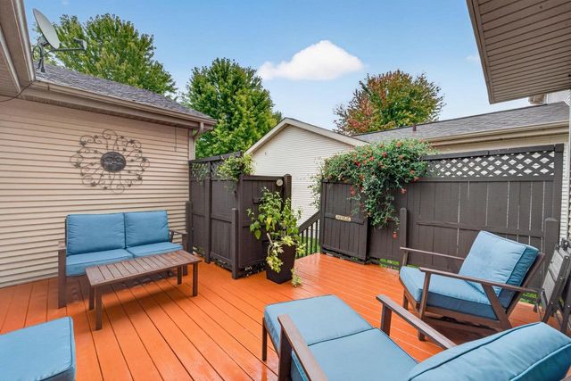 1657 Okeeffe Avenue, Sun Prairie, WI 53590