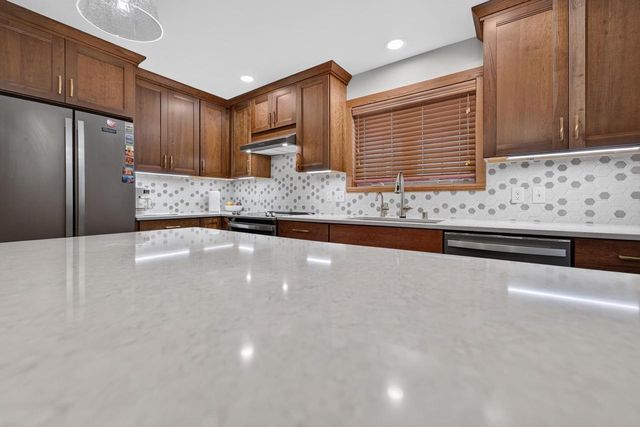 1657 Okeeffe Avenue, Sun Prairie, WI 53590