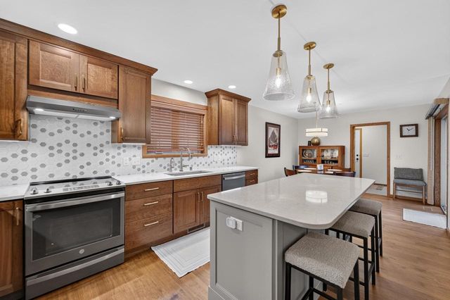 1657 Okeeffe Avenue, Sun Prairie, WI 53590