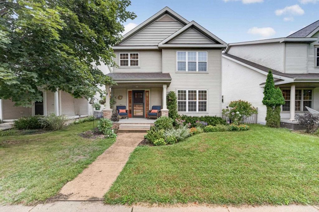 1657 Okeeffe Avenue, Sun Prairie, WI 53590