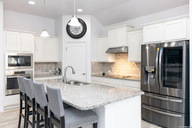 104 Fairway, Floresville, TX 78114