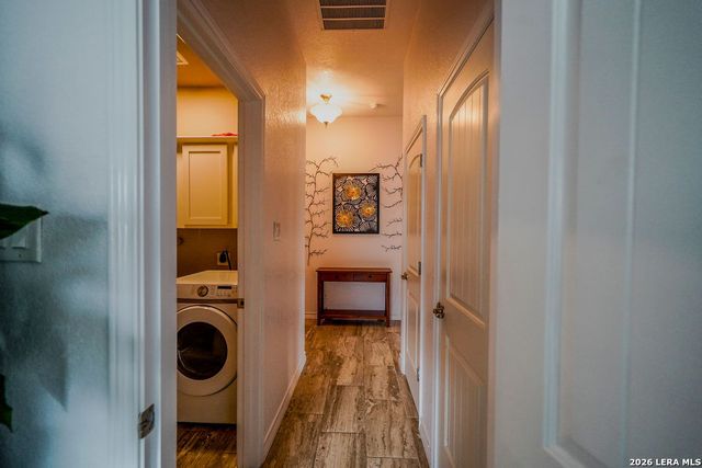 104 Fairway, Floresville, TX 78114