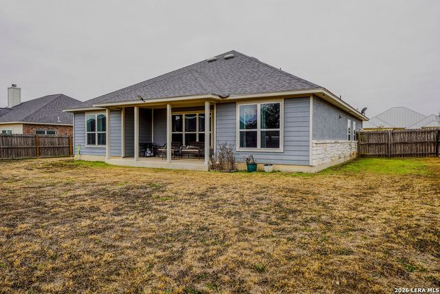 104 Fairway, Floresville, TX 78114